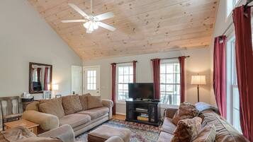 Fernseher, Kamin, TischfuĂball