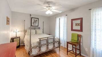 3 bedrooms, WiFi, bed sheets