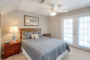 3 bedrooms, WiFi, bed sheets - Jackson's Ridge Overlooking New River | Covered Hot Tub | Dog-Friendly (West Jefferson)