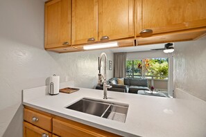Interior - Plantation Hale Suites H7, AC, Walk to town, Near Beaches, Comp Wifi (Kapaa)