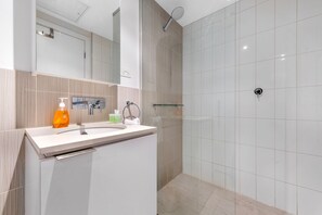Apartment, 2 Schlafzimmer, Stadtblick | Badezimmer
