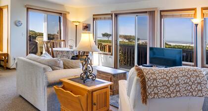 Beach House at Tillicum - Oceanfront