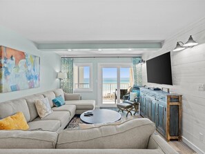 TV, DVD player, video library - (618) Farmhouse Coastal Fabulous with an Incredible View & FREE Bch svc (Destin)