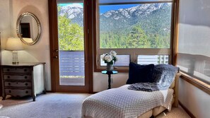 7 bedrooms, iron/ironing board, Internet, bed sheets