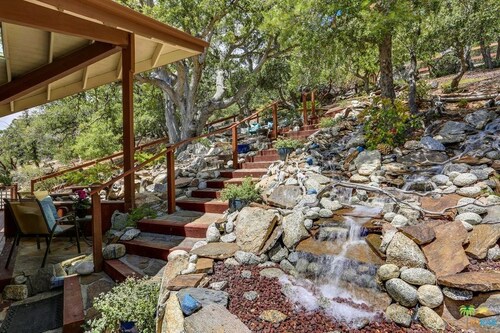 Luxury Pinnacle Home -View, Spa ,Ping-Pong for 16