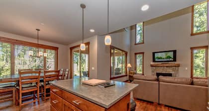 Great VALUE in the heart of Suncadia! Hot Tub*FirePit*Free Nights!
