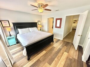2 Schlafzimmer, Schreibtisch, Bügeleisen/Bügelbrett, kostenloses WLAN