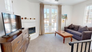 TV, lareira, escritórios