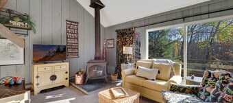 Dog Friendly home located 2 Miles From Boyne Mountain