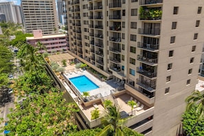 Exterior - Ocean view studio with washer/dryer, FREE parking & Wi-Fi! (Honolulu)
