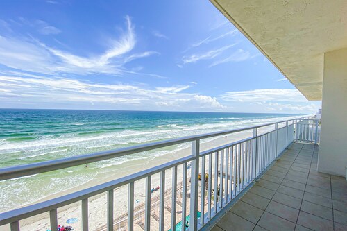 Oceanfront Luxury 3 Beds/3 Baths - OPUS Great Family Condo Close to Everything..