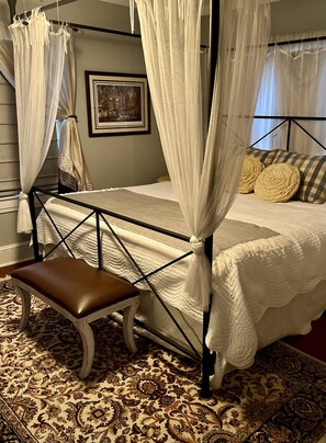 2 habitaciones, escritorio, tabla de planchar con plancha y wifi gratis