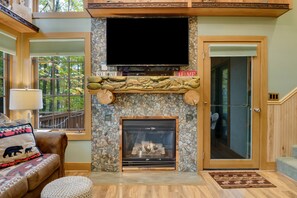 TV, fireplace, DVD player - Upper Disciples Condo | Fireplace | Sleeps 14 | Outdoor Patio | Washer/Dryer (Boyne Falls)