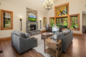 Interior - Must See Suncadia Retreat! 3 Masters * Hot Tub * Game Room * On the Course! (Cle Elum)
