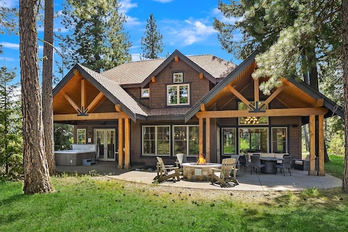 Must See Suncadia Retreat! 3 Masters * Hot Tub * Game Room * On the Course!