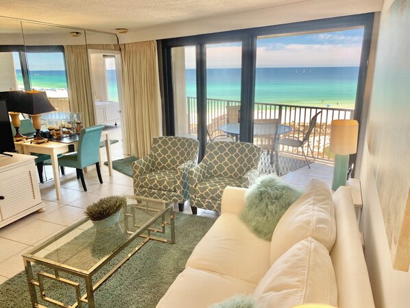 テレビ、DVD プレーヤー