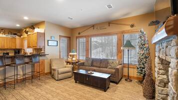 Smart TV, fireplace, DVD player