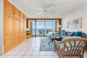 TV - BeachFront 1BR w Sunset Ocean Views Pool -Valley Isle 902 (Lahaina)