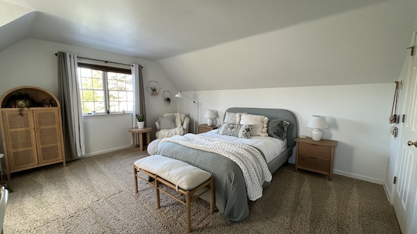 4 bedrooms, iron/ironing board, travel cot, WiFi