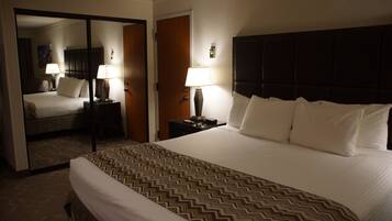 2 slaapkamers, een kluis op de kamer, een bureau