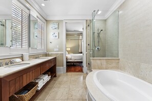 Shower, hair dryer, towels - Golf Cart Included ~ Bay View ~ Screened Porch (Miramar Beach)
