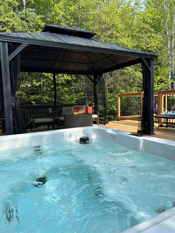 Baignoire à remous extérieure