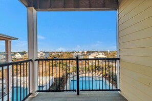 Property grounds - Lemonade Stand by GSVR | Spacious Beachview Getaway w/ Pool & ELEVATOR + Free Activities/Golf (Gulf Shores)