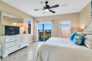 13 bedrooms, free WiFi, bed sheets - Lemonade Stand by GSVR | Spacious Beachview Getaway w/ Pool & ELEVATOR + Free Activities/Golf (Gulf Shores)