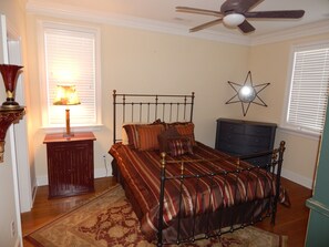 3 間睡房、熨斗/熨衫板、免費 Wi-Fi、床單