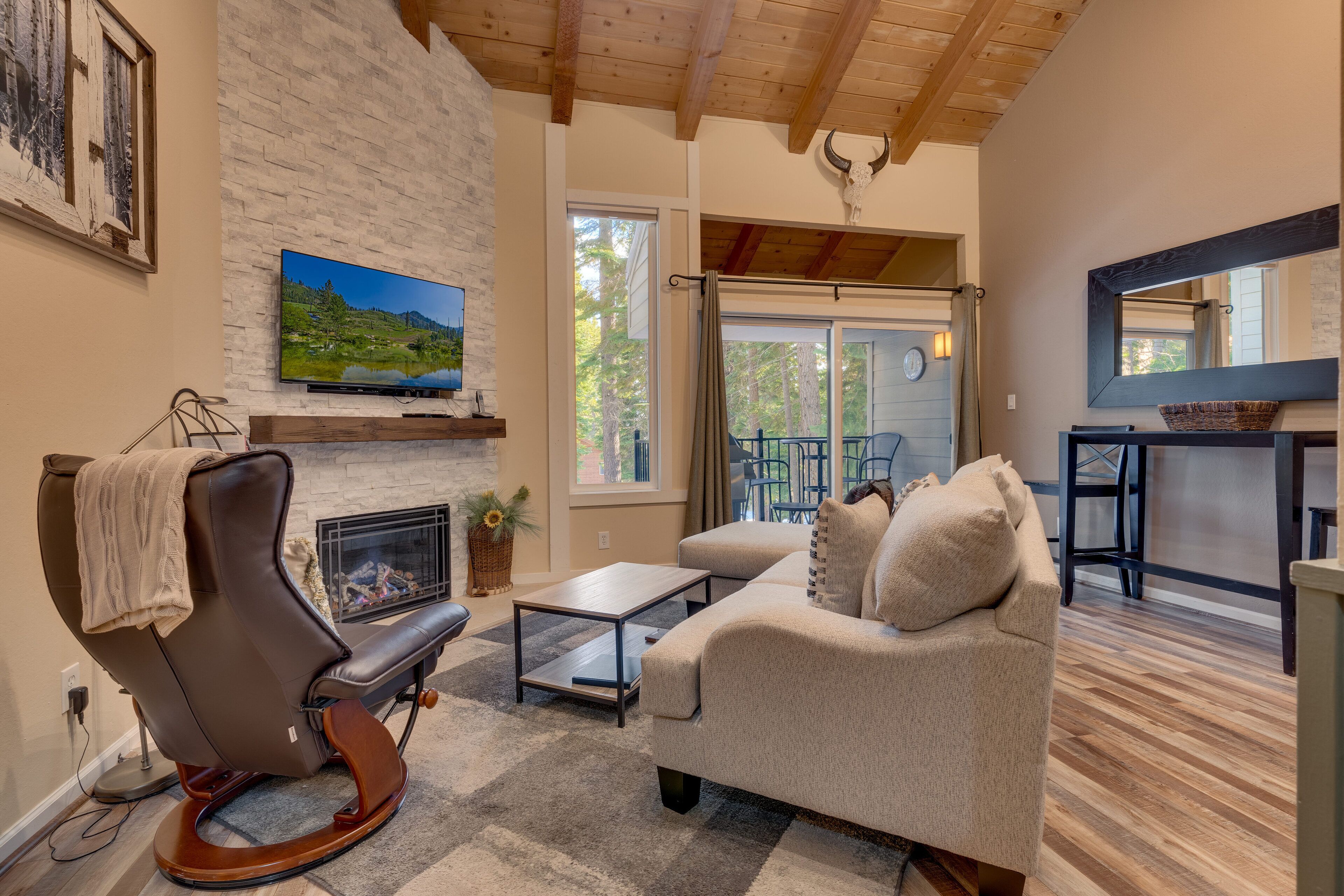 Onyx Gem: 1  BR, 1.5  BA Townhouse in Carnelian Bay, Sleeps 4