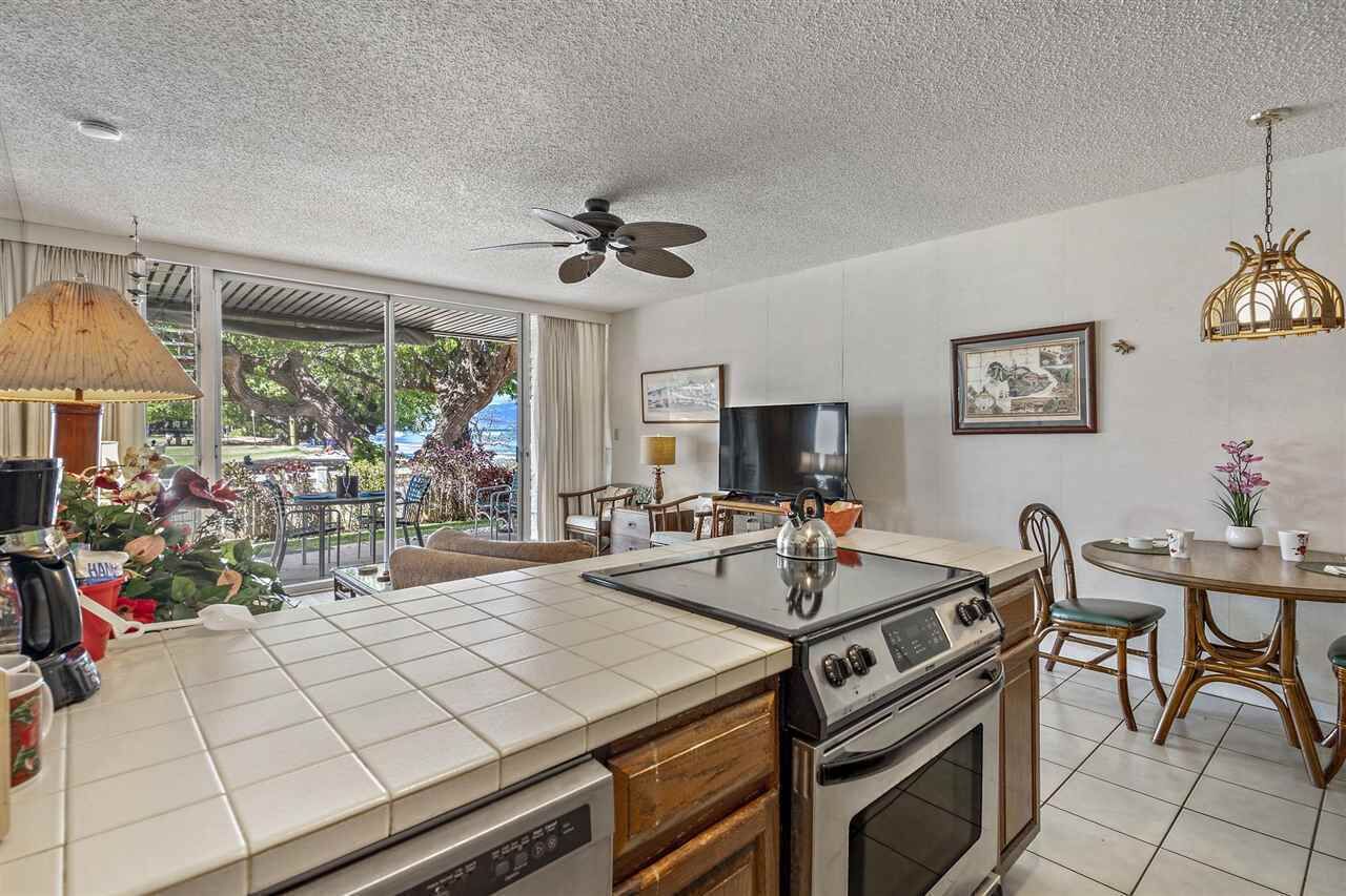 Great Specials! Ground floor! Beach and Ocean access! Near Kaanapali!