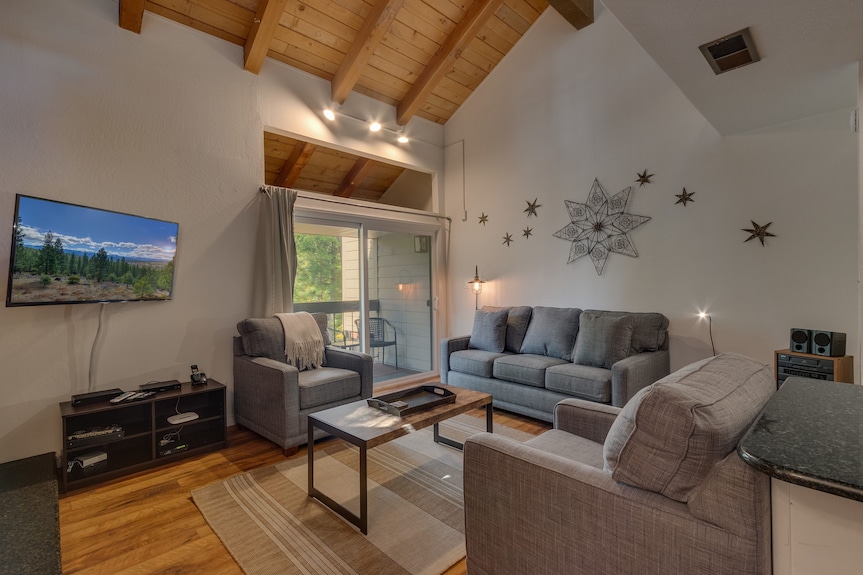 Mountain High: 2 Br, 1.5 Ba Townhouse In Carnelian Bay, Sleeps 4 - Truckee, CA