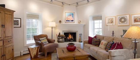 TV, fireplace, offices