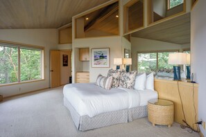 3 bedrooms, iron/ironing board, Internet, bed sheets - Orcas Island, Isle of Skye #220 (Eastsound)
