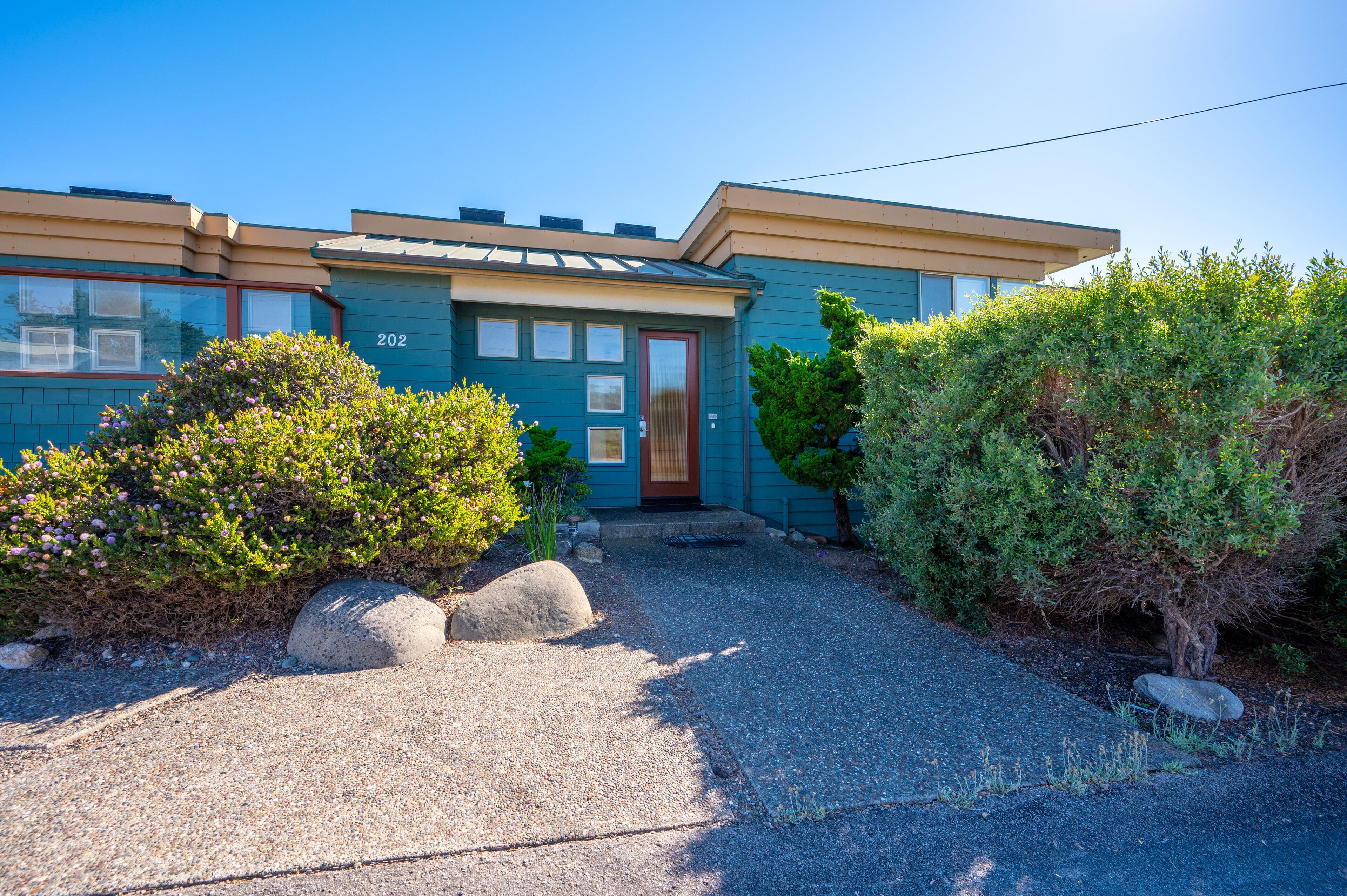 Majestic Rental on Moonstone Beach Directly Across from the Boardwalk!