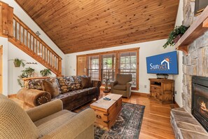 Smart TV, fireplace