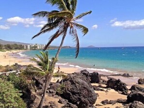 Beach nearby, sun loungers, beach towels