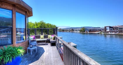 Lovely Inner Lagoon Home