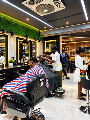 Hair salon - Trans World Hotel L.L.C (Dubai)