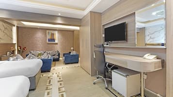 Suite executiva | Sala d'estar | Televisor de pantalla plana de 32 polzades amb canals per satèl·lit