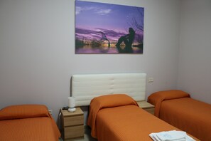 家庭客房 | 隔音、嬰兒床 (收費)、免費 Wi-Fi、床單