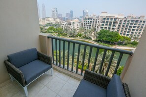 Studio | Balcony - Kennedy Towers - Links Canal (Dubai)