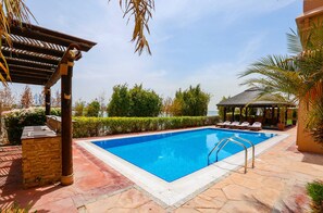 Outdoor pool - Kennedy Towers - Signature Villa L (Dubai)