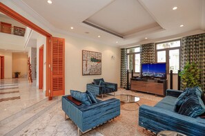 Villa, 6 Bedrooms | Living area - Kennedy Towers - Signature Villa L (Dubai)