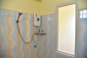 Standard Double Room | Bathroom