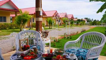 Daily local cuisine breakfast for a fee