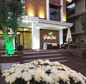 واجهة المنشأة