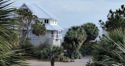 LAST CHANCE August 16-30 ONLY 270 USD PER NIGHT! Plantation, cross street beach!