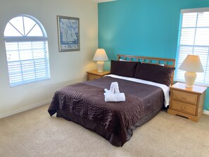 5 soverom, safe på rommet, strykejern/-brett og reiseseng for barn