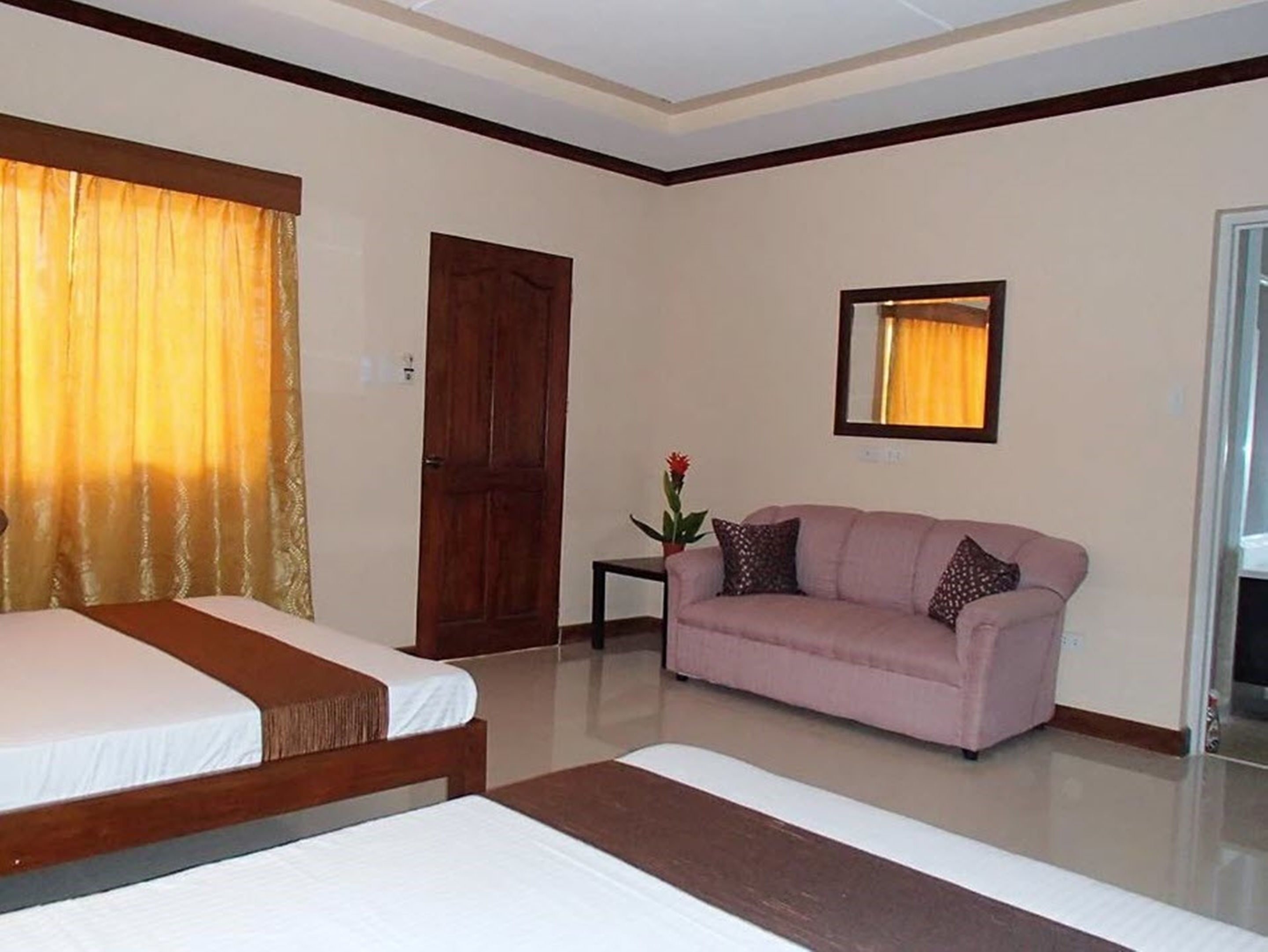 super deluxe family room | free wifi, bed sheets
